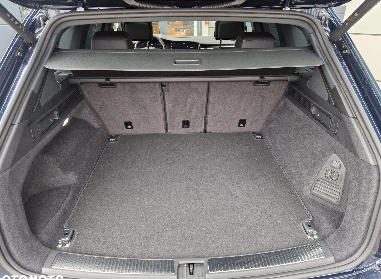 Volkswagen Touareg cena 393000 przebieg: 1900, rok produkcji 2023 z Oborniki Śląskie małe 562